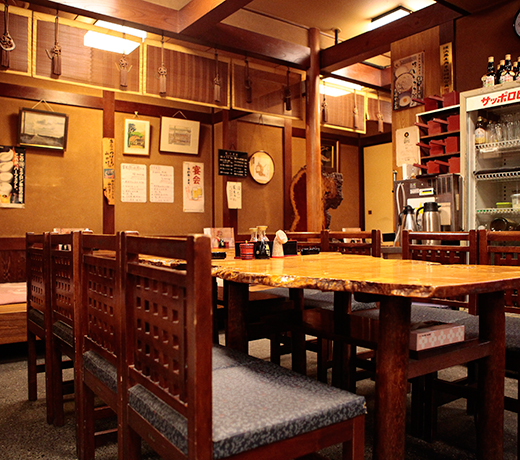 蕎麦屋　角清　店内テーブル席